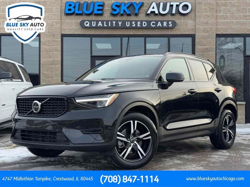 2024 VOLVO XC40