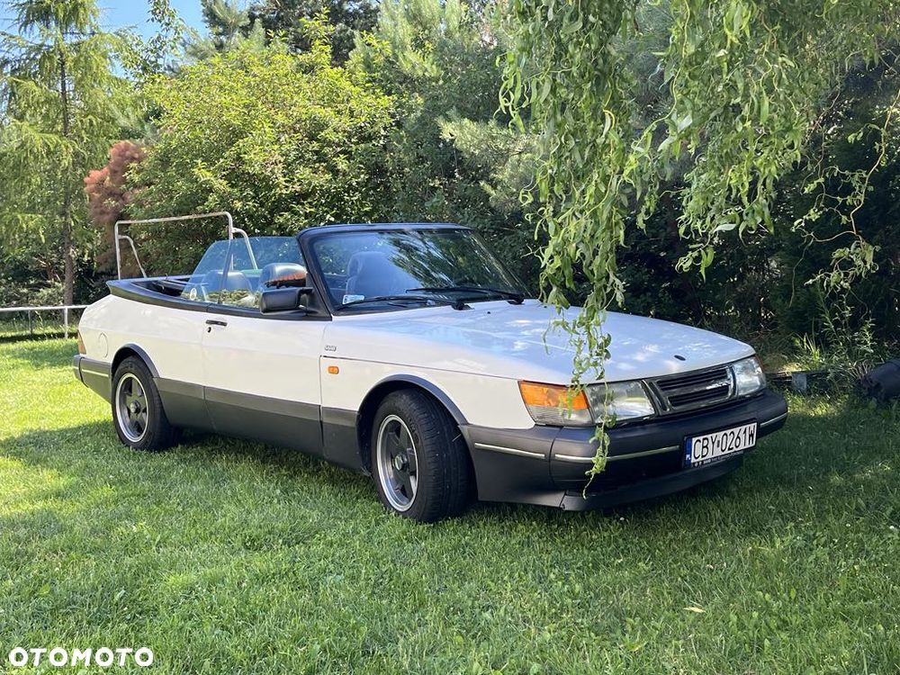 Saab 900