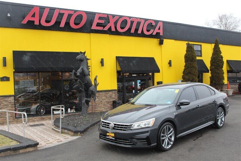 2018 VOLKSWAGEN Passat