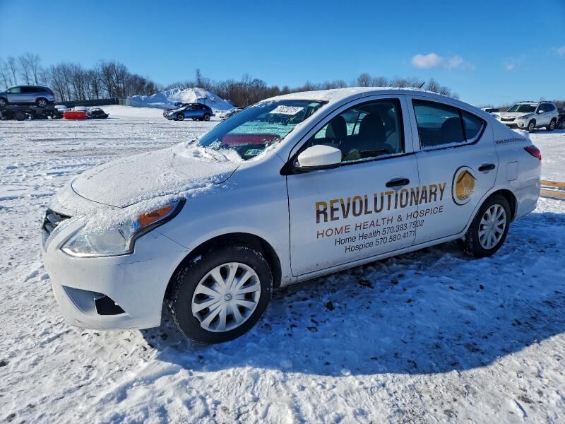 2019 NISSAN Versa