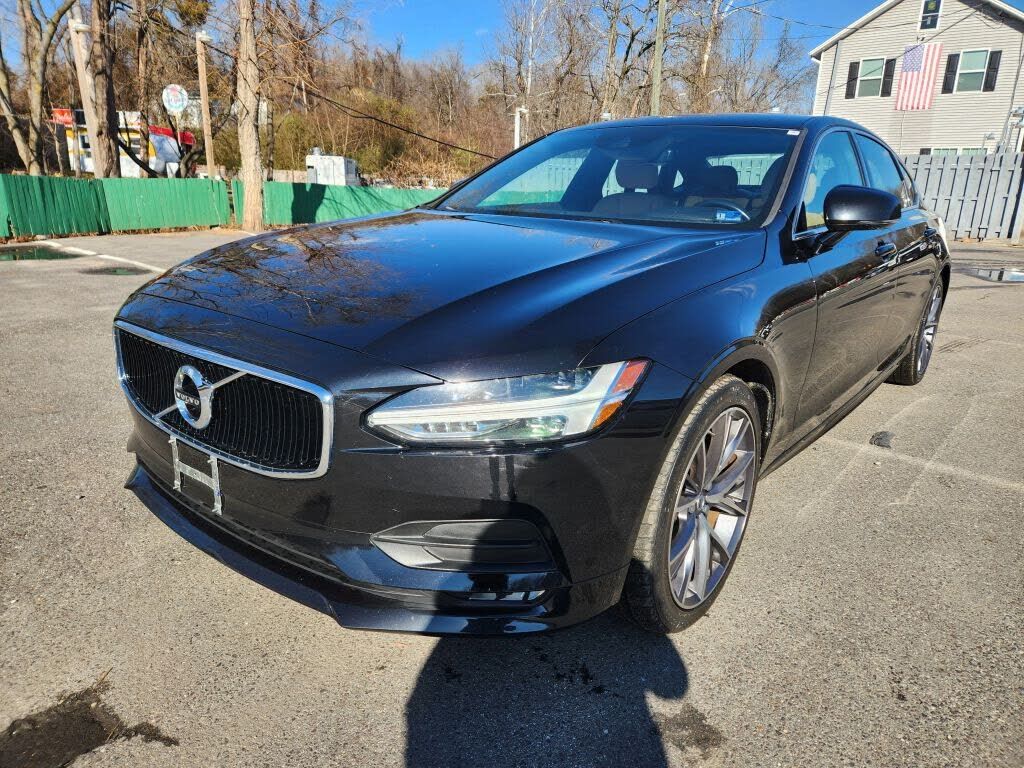 2019 VOLVO S90