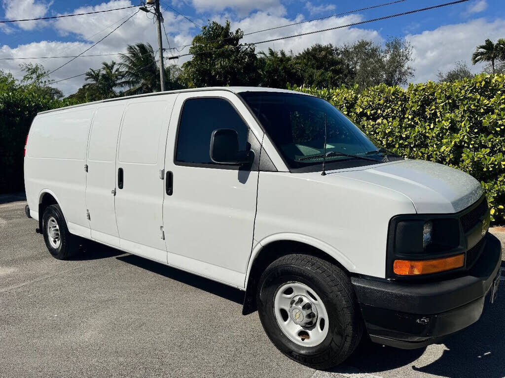 2013 CHEVROLET Express