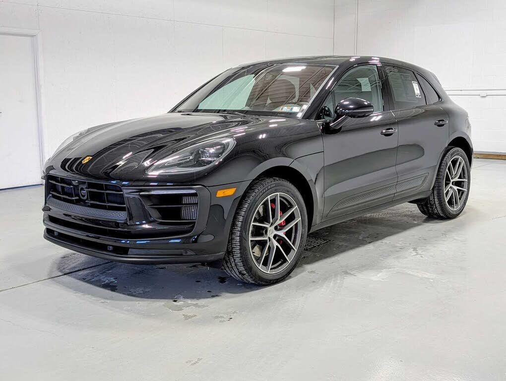 2023 PORSCHE Macan