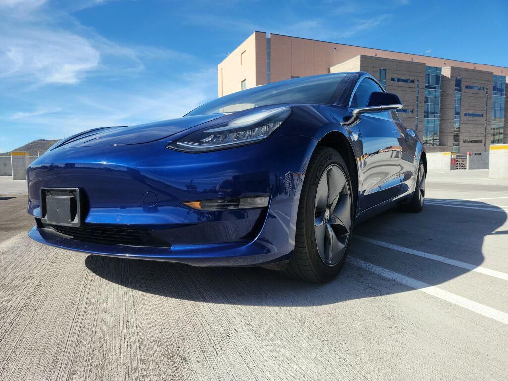 2018 TESLA Model 3