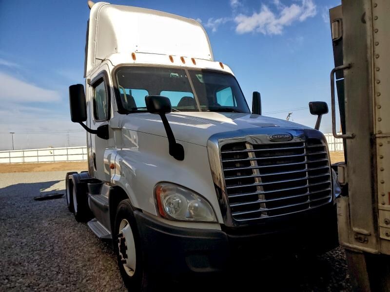 2016 FREIGHTLINER Cascadia