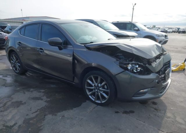 2018 MAZDA Mazda3