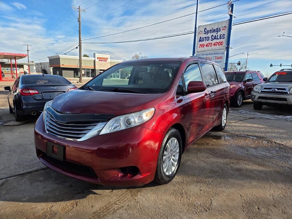2017 TOYOTA Sienna