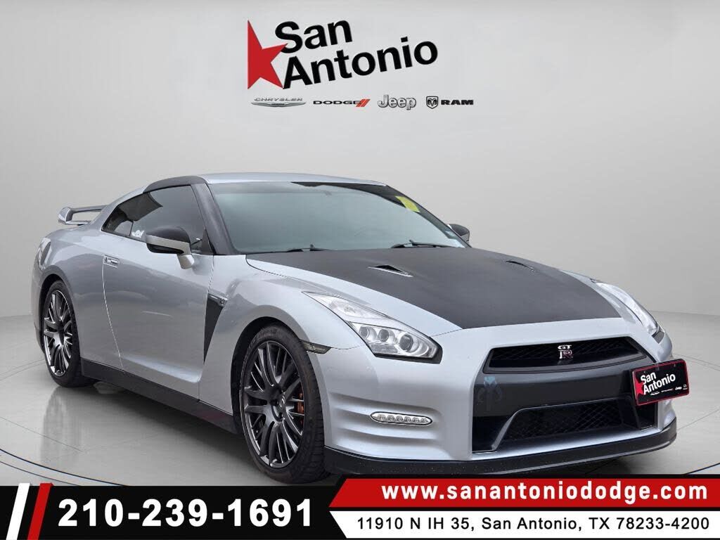 Nissan GT-R