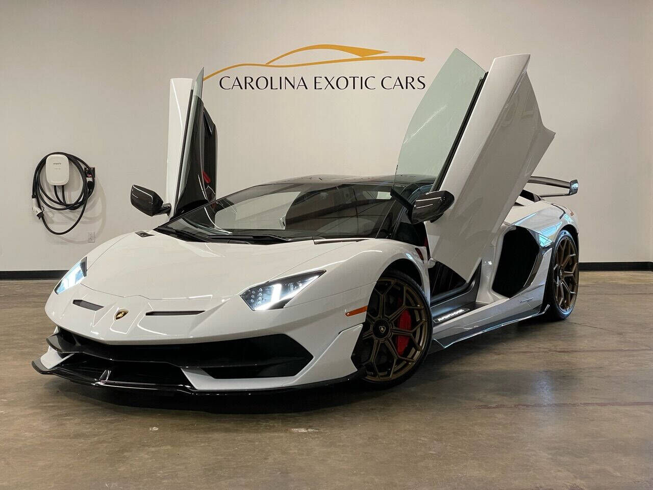 2020 LAMBORGHINI Aventador