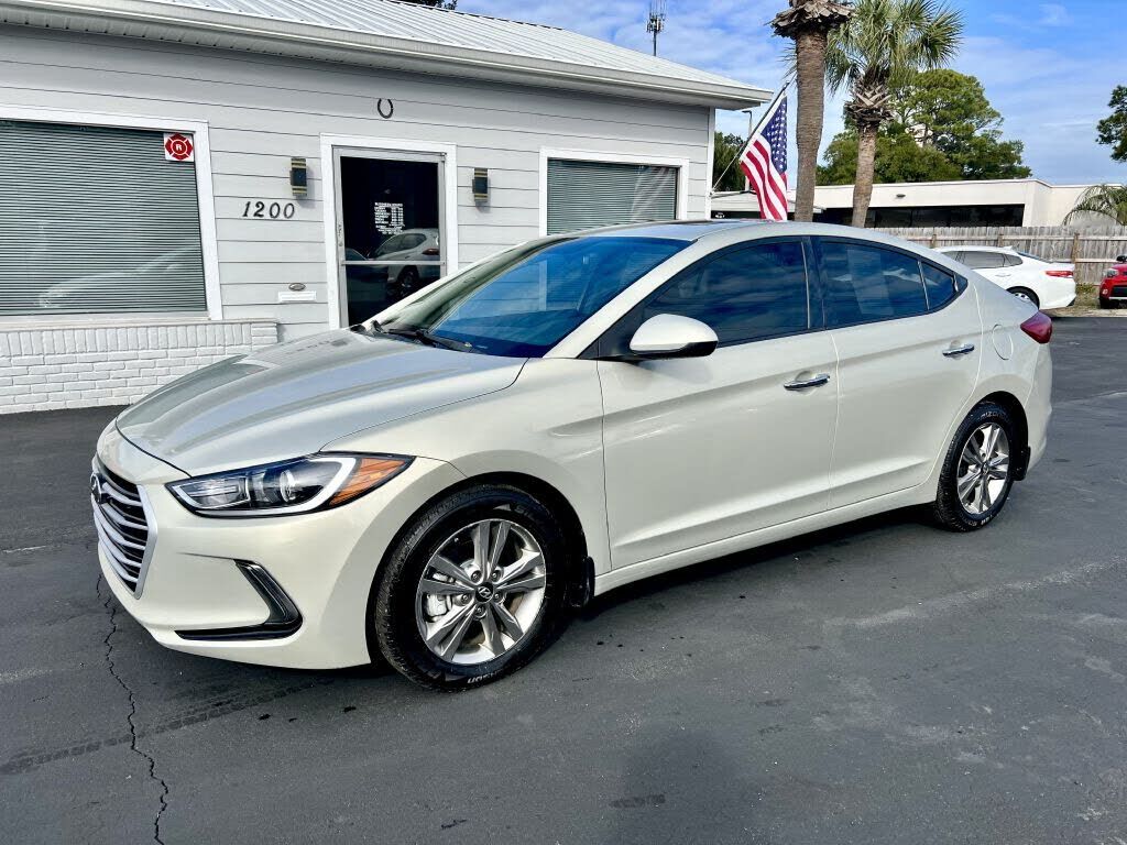 2017 HYUNDAI Elantra