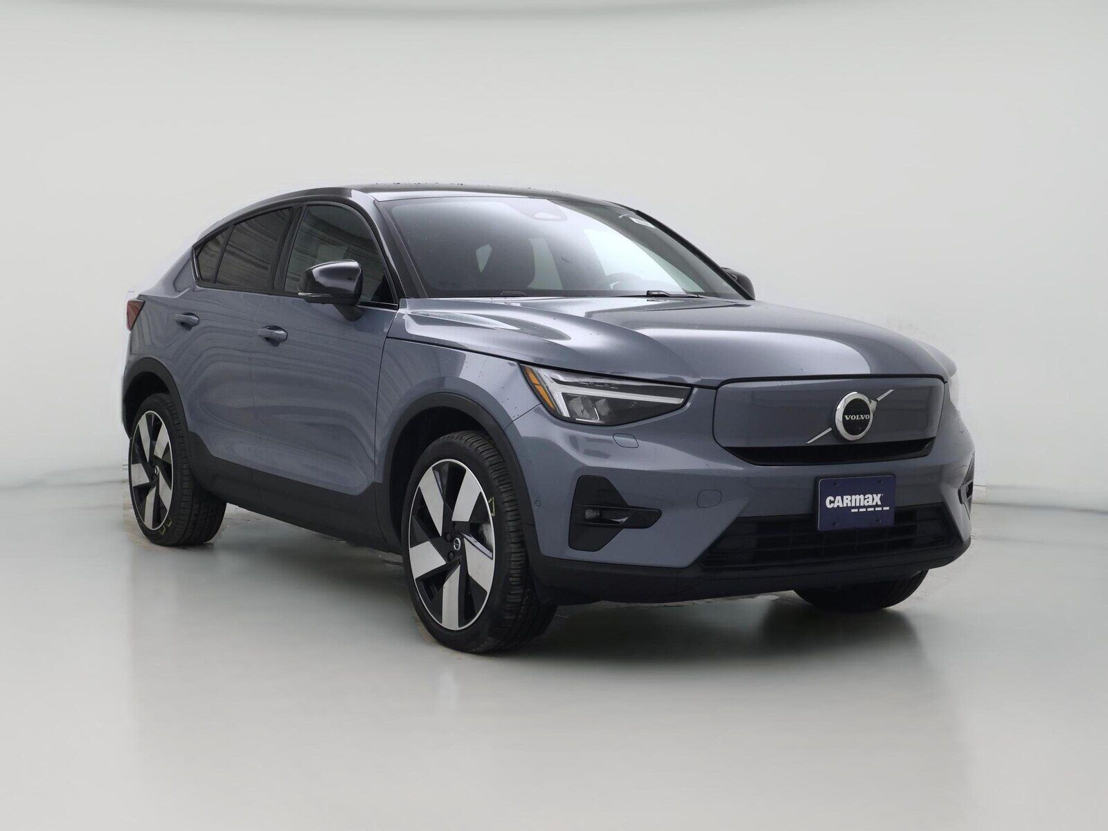 2022 VOLVO C40