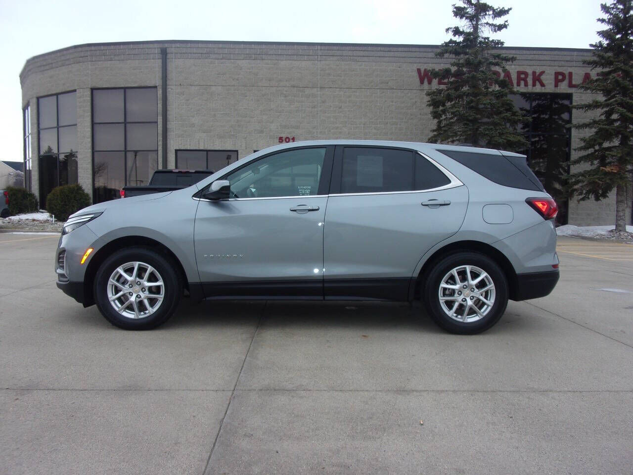 2024 CHEVROLET Equinox