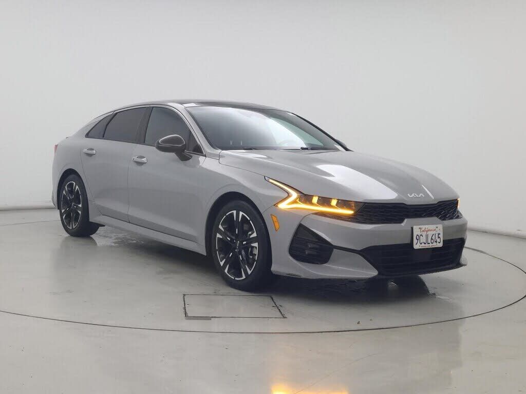 2022 KIA K5
