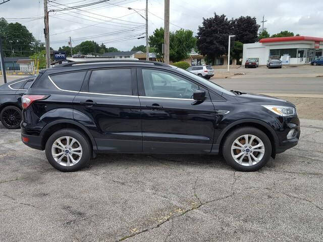2017 FORD Escape