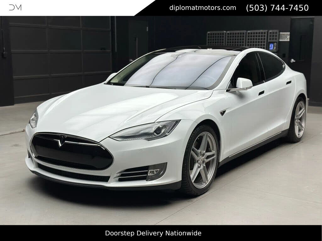 2015 TESLA Model S