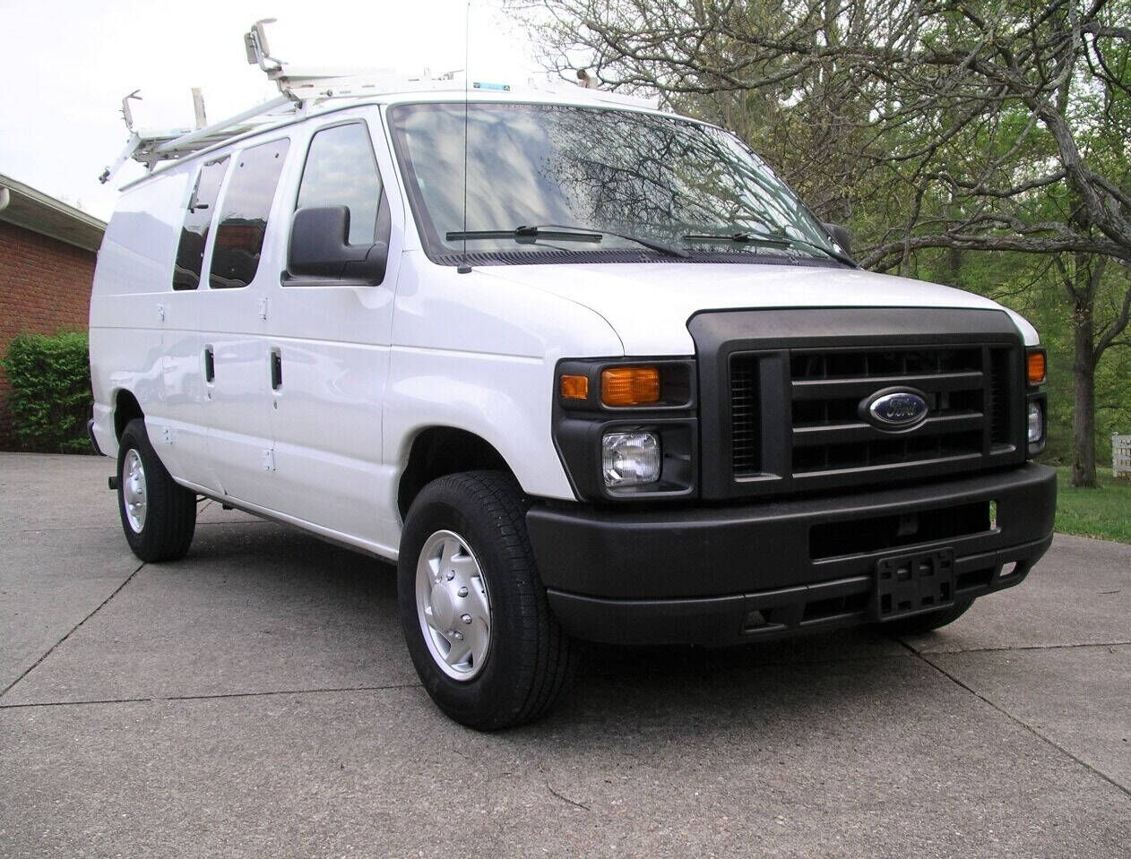 2011 FORD E-250