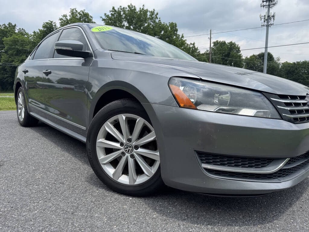 2013 VOLKSWAGEN Passat