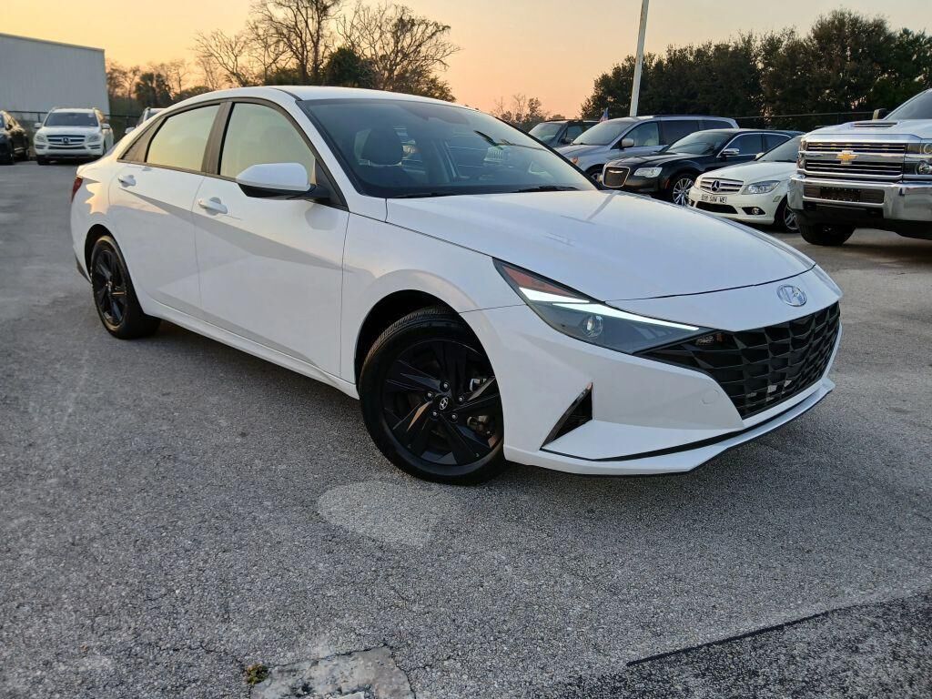 2023 HYUNDAI Elantra