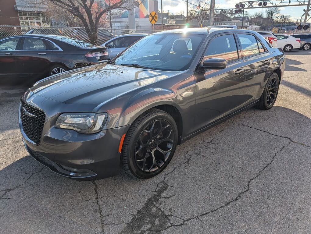 2019 CHRYSLER 300