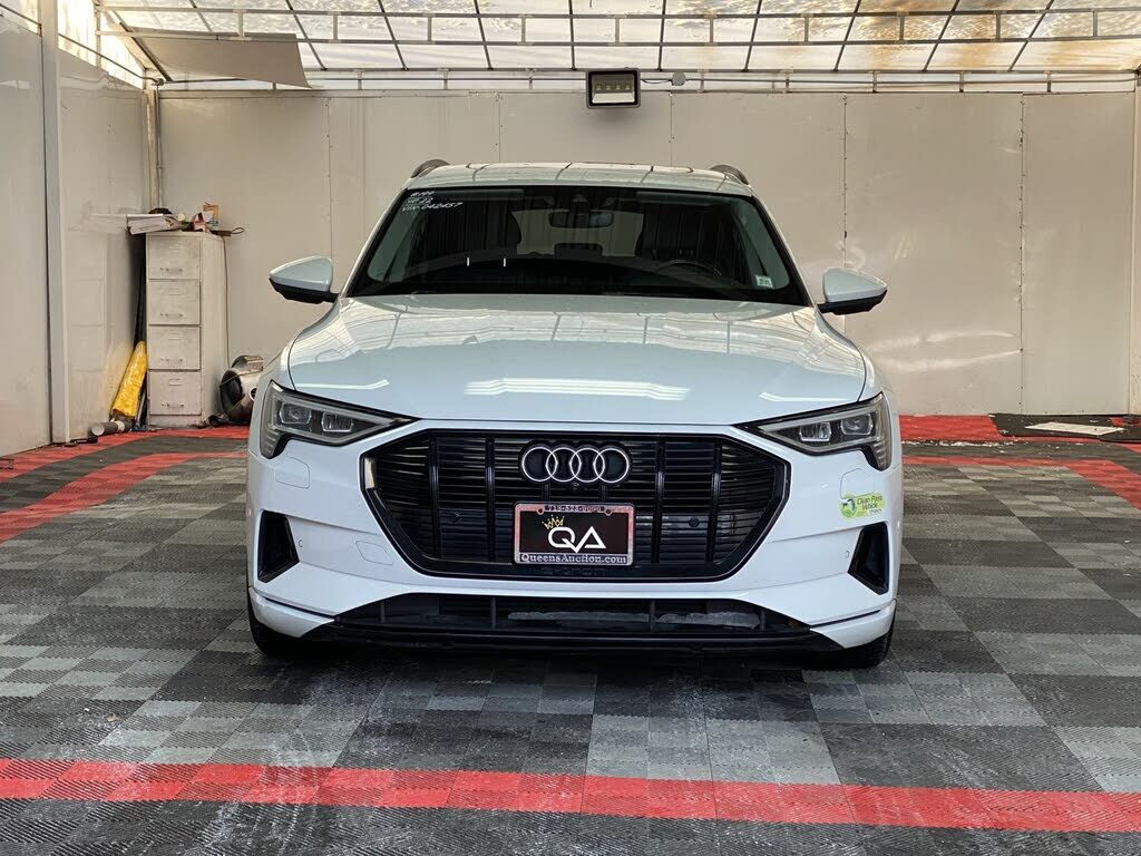 2022 Audi e-tron