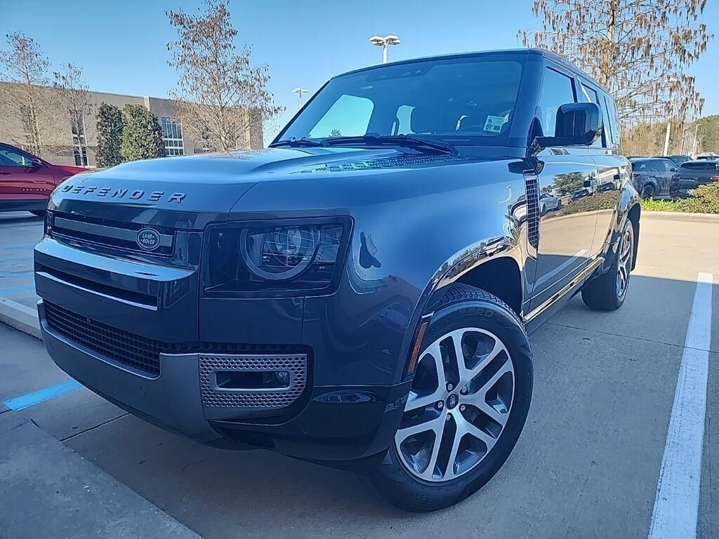 2024 LAND ROVER Defender