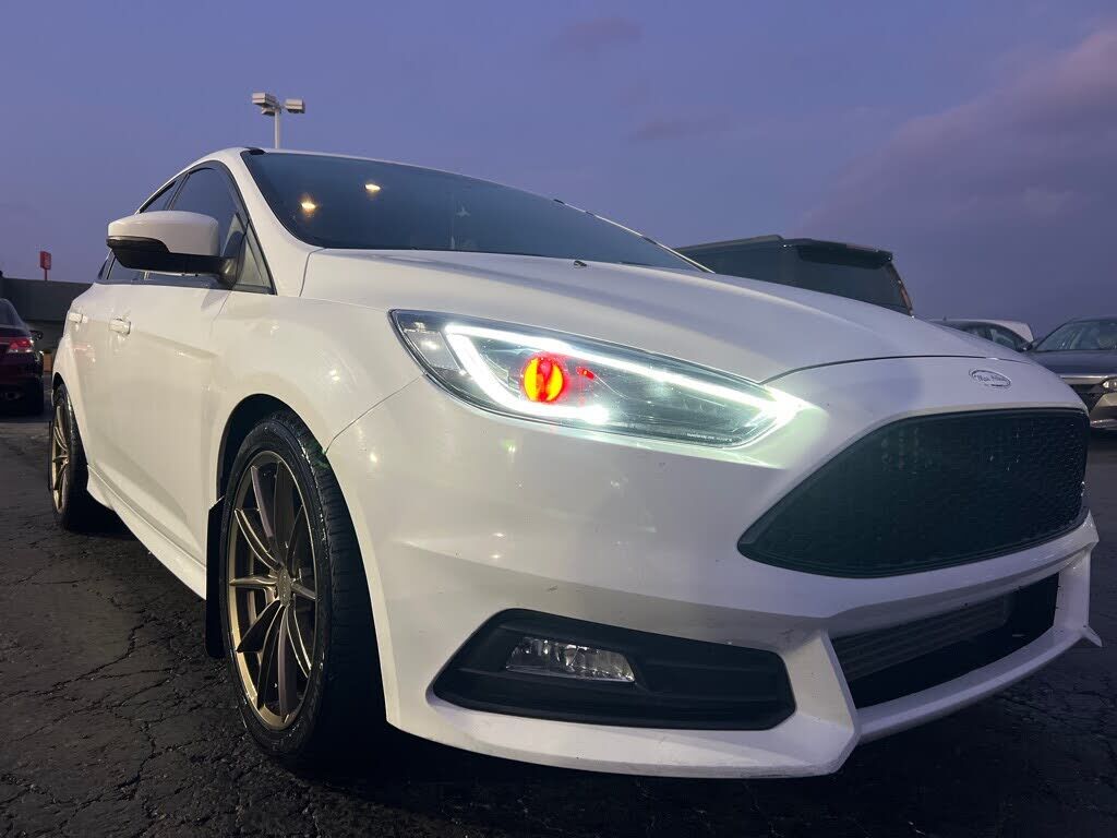 2017 FORD Focus