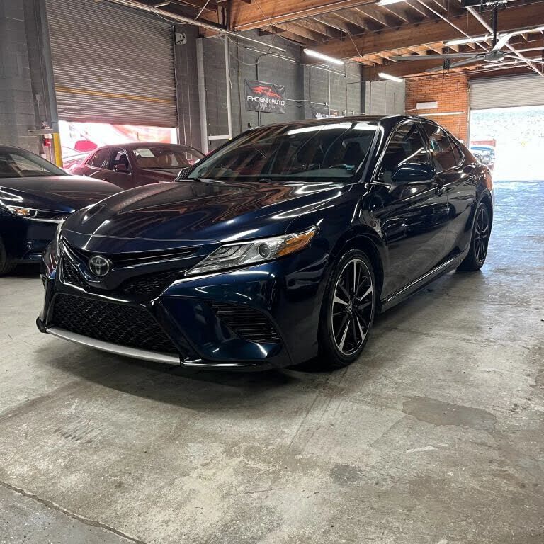 2019 TOYOTA Camry