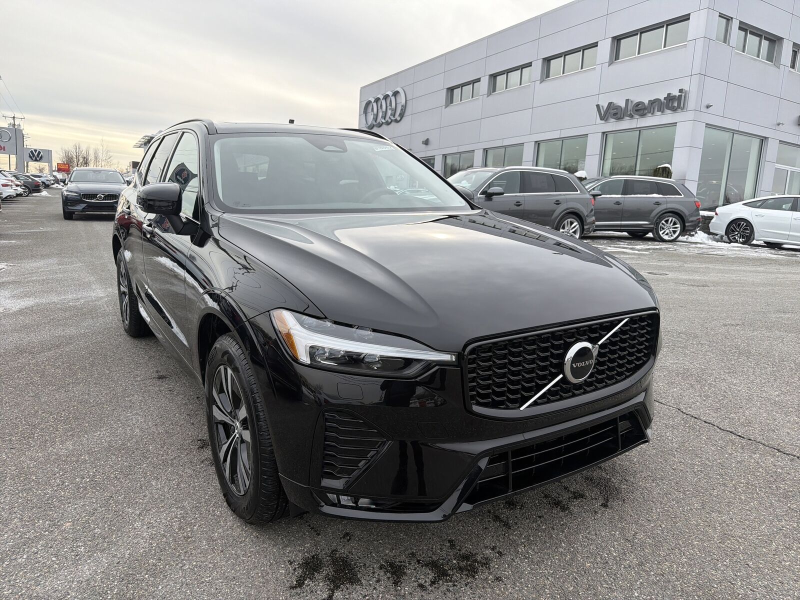2025 VOLVO XC60