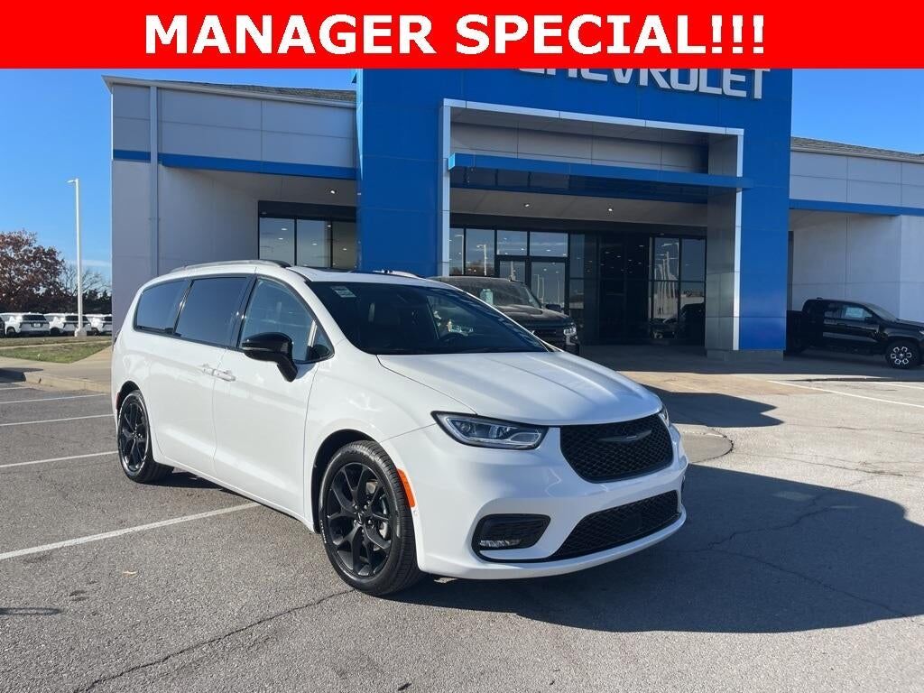 2025 CHRYSLER Pacifica