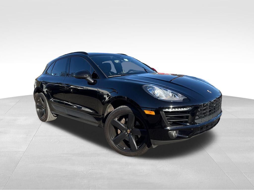 2018 PORSCHE Macan