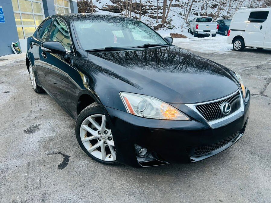 2011 LEXUS IS