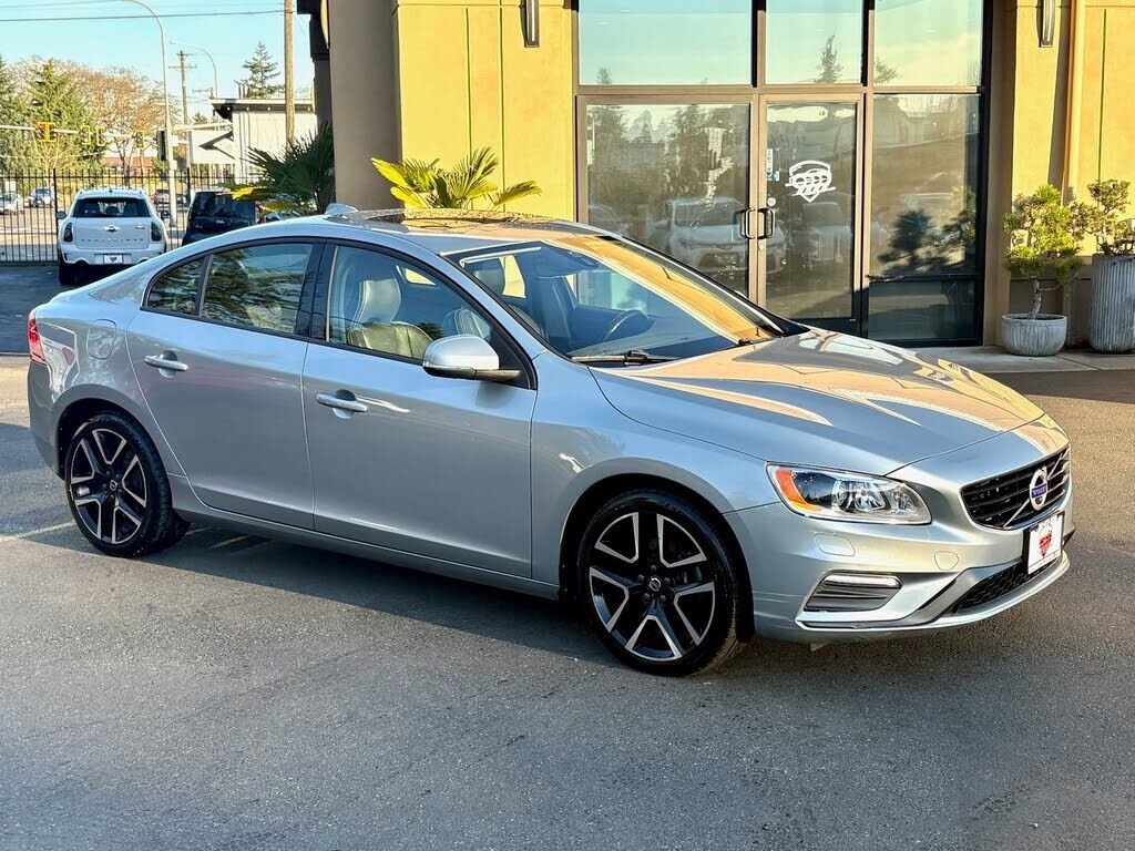 2018 VOLVO S60