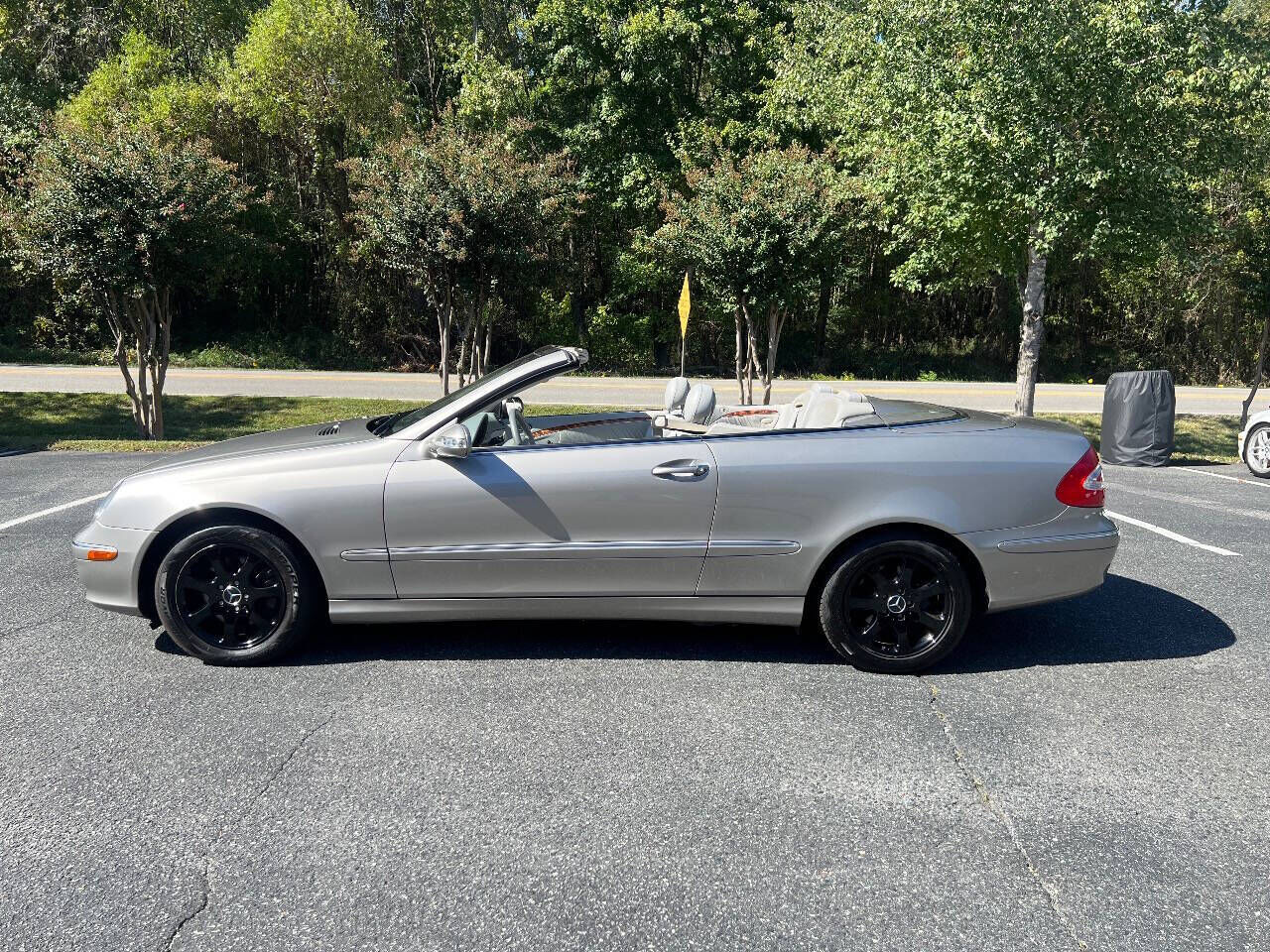 2004 MERCEDES-BENZ CLK-Class