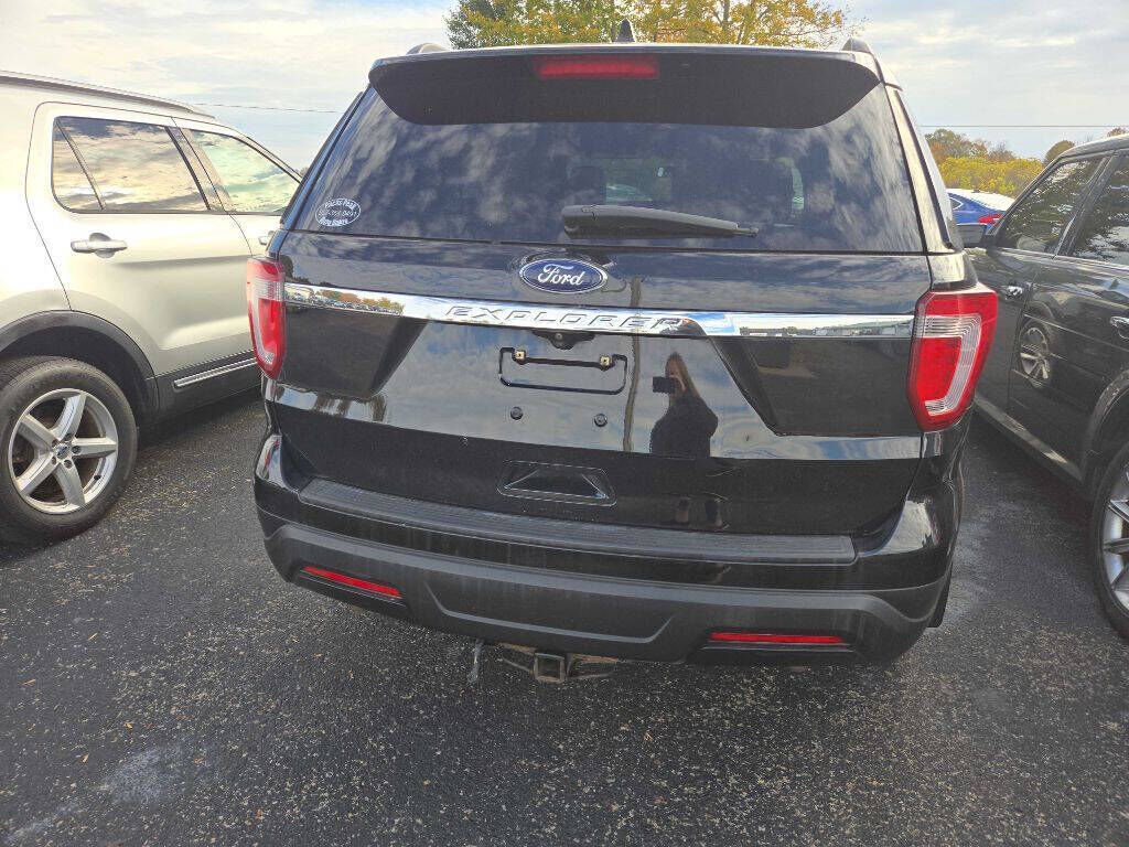2018 FORD Explorer