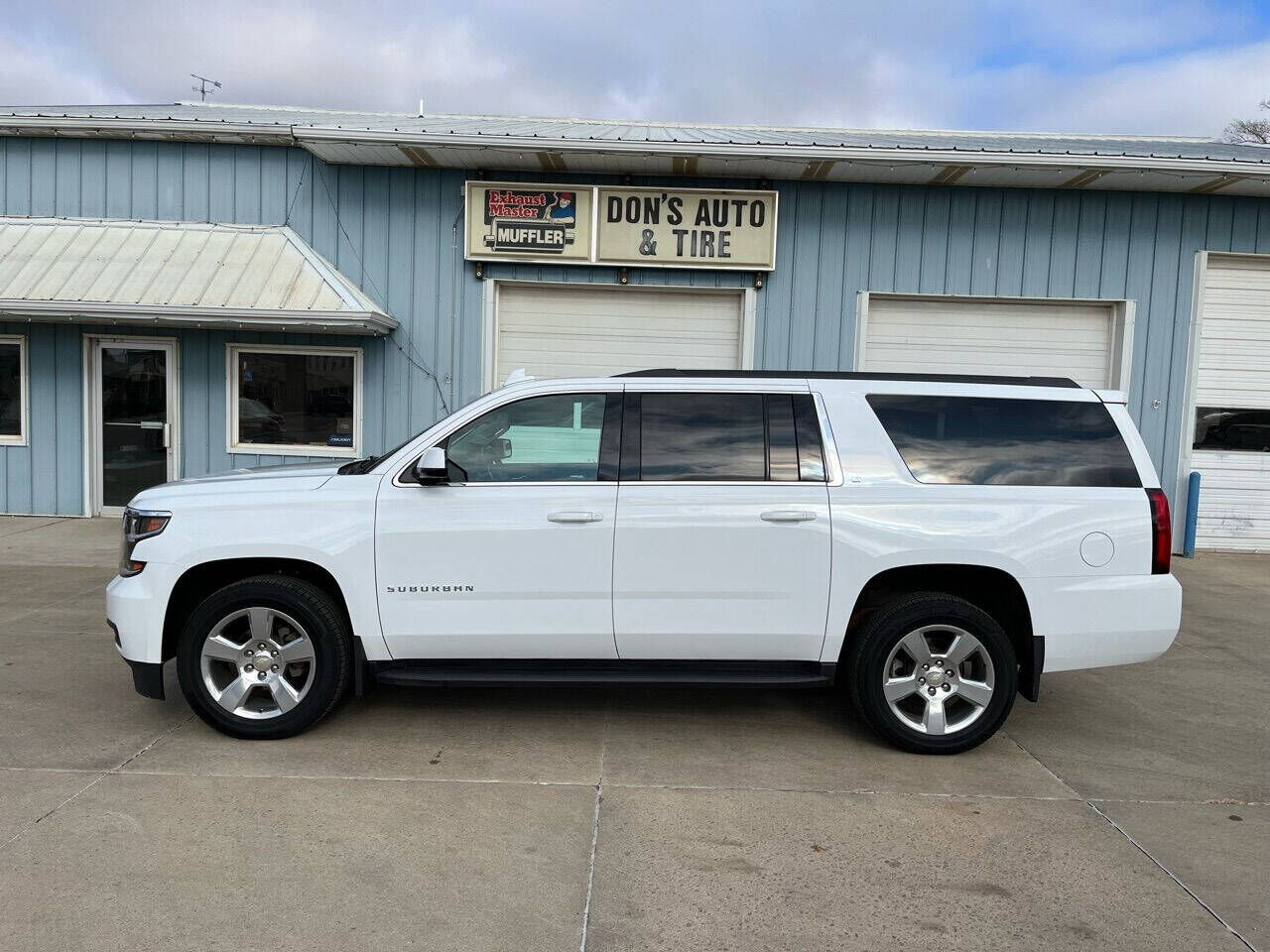 2018 CHEVROLET Suburban