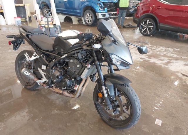2024 HONDA CB