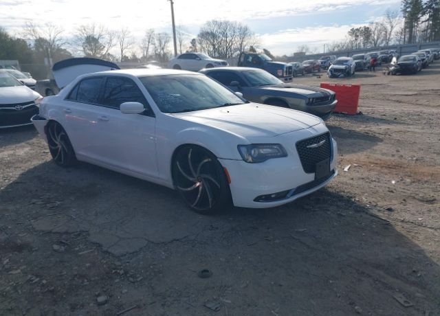 2019 CHRYSLER 300