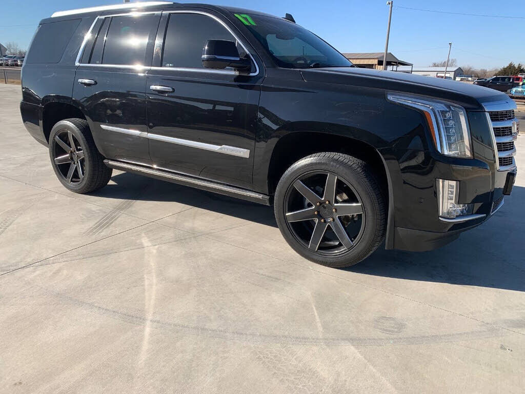 2017 CADILLAC Escalade