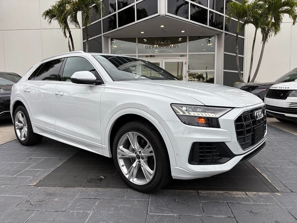 2023 AUDI Q8