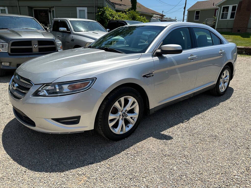 2010 FORD Taurus
