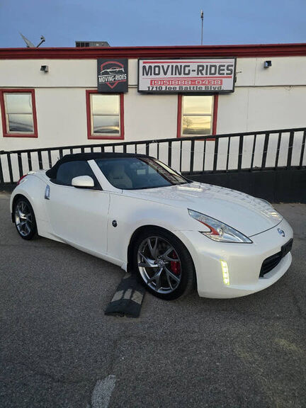 2015 NISSAN 370Z