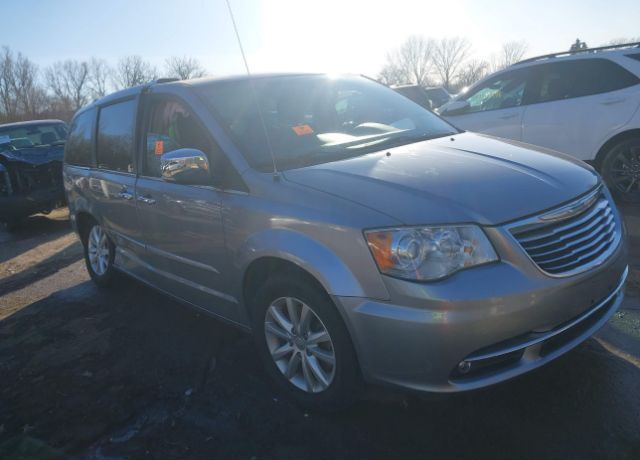 2015 CHRYSLER Town and Country