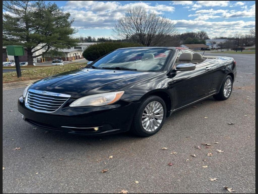 2011 CHRYSLER 200
