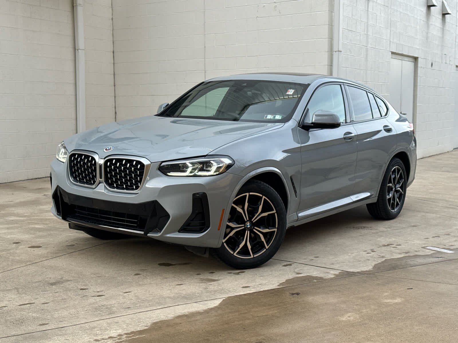 2023 BMW X4