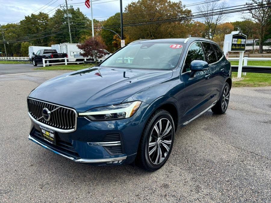 2022 VOLVO XC60