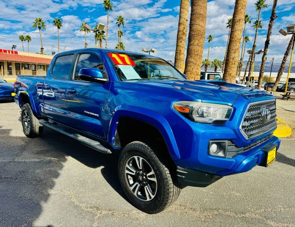2017 TOYOTA Tacoma