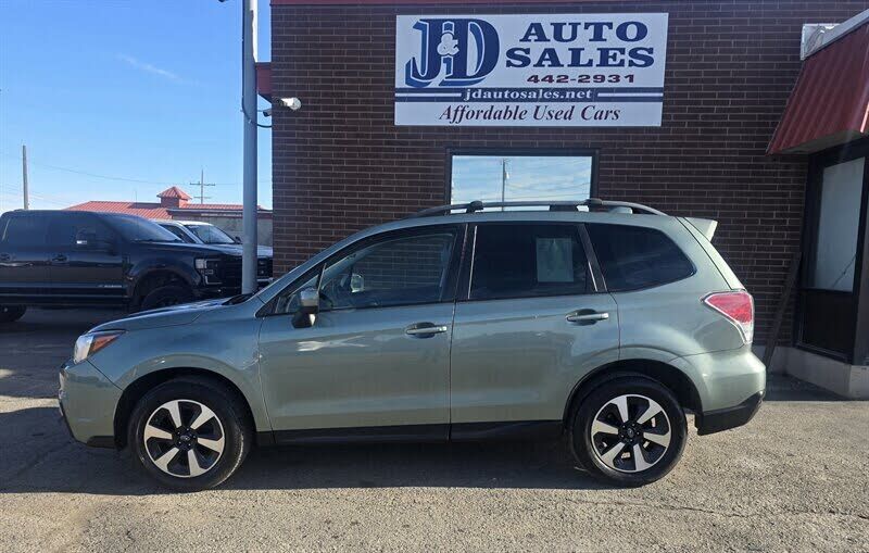 2017 SUBARU Forester