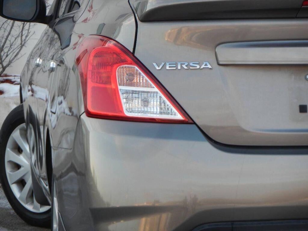 2016 NISSAN Versa