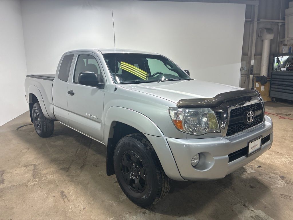 2011 TOYOTA Tacoma