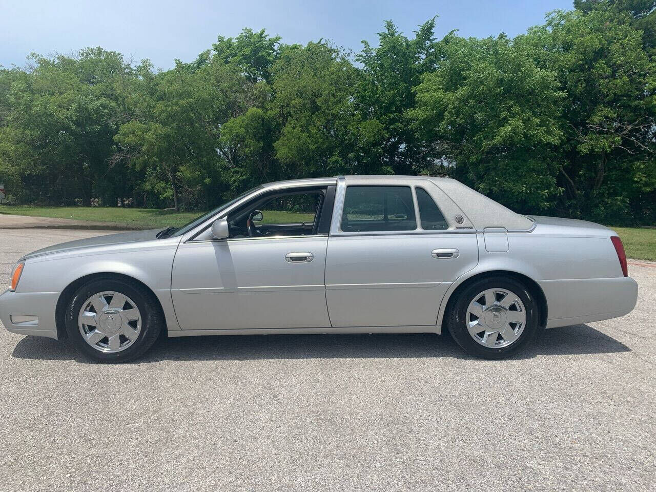 2002 CADILLAC Deville